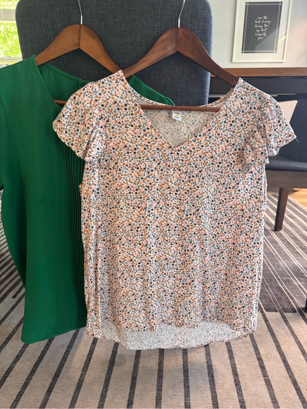 2 for 1! Floral V-Neck Short Sleeve Women's Top & Green pleated formal